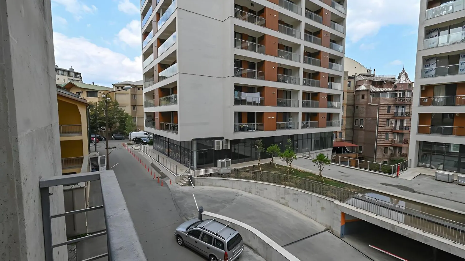 Апартаменты Vake Elite Aparment Near Mziuri Park Тбилиси 0*,